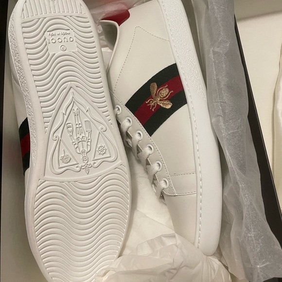 [Sold] Gucci - Women's Ace sneaker with bee - size 37.5/7.5 - Picture 3 of 8